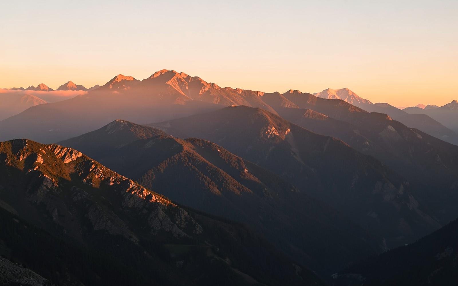 Cascade mountain ridgelines at sunrise